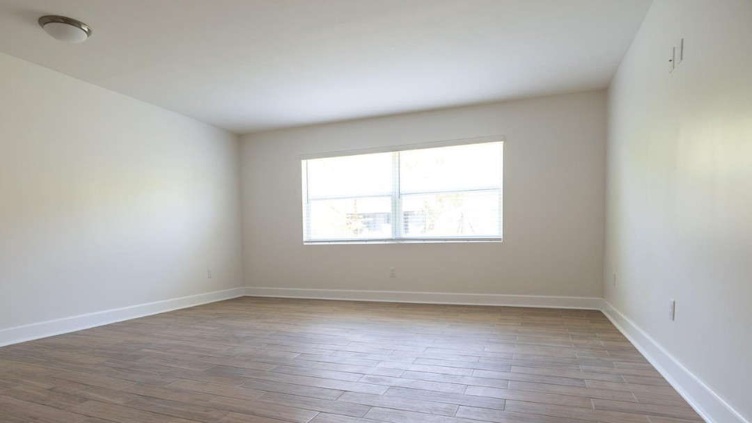 8706-nw35th-st-coral-springs-fl-33065-10