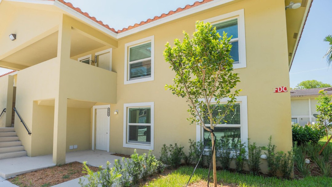 8706-nw35th-st-coral-springs-fl-33065-5